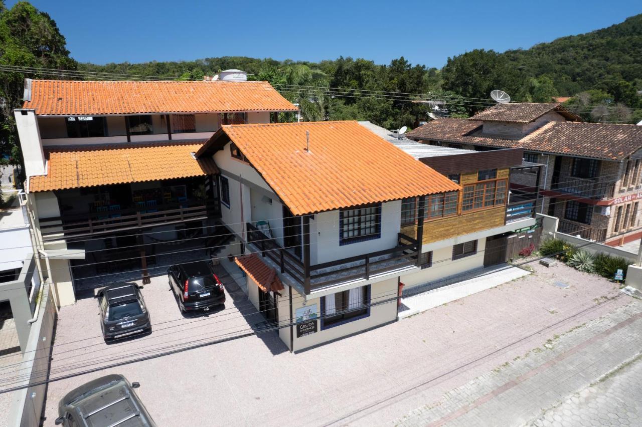 Pousada Gruta do Monge No centro, com café da manhã e piscina Bombinhas Esterno foto